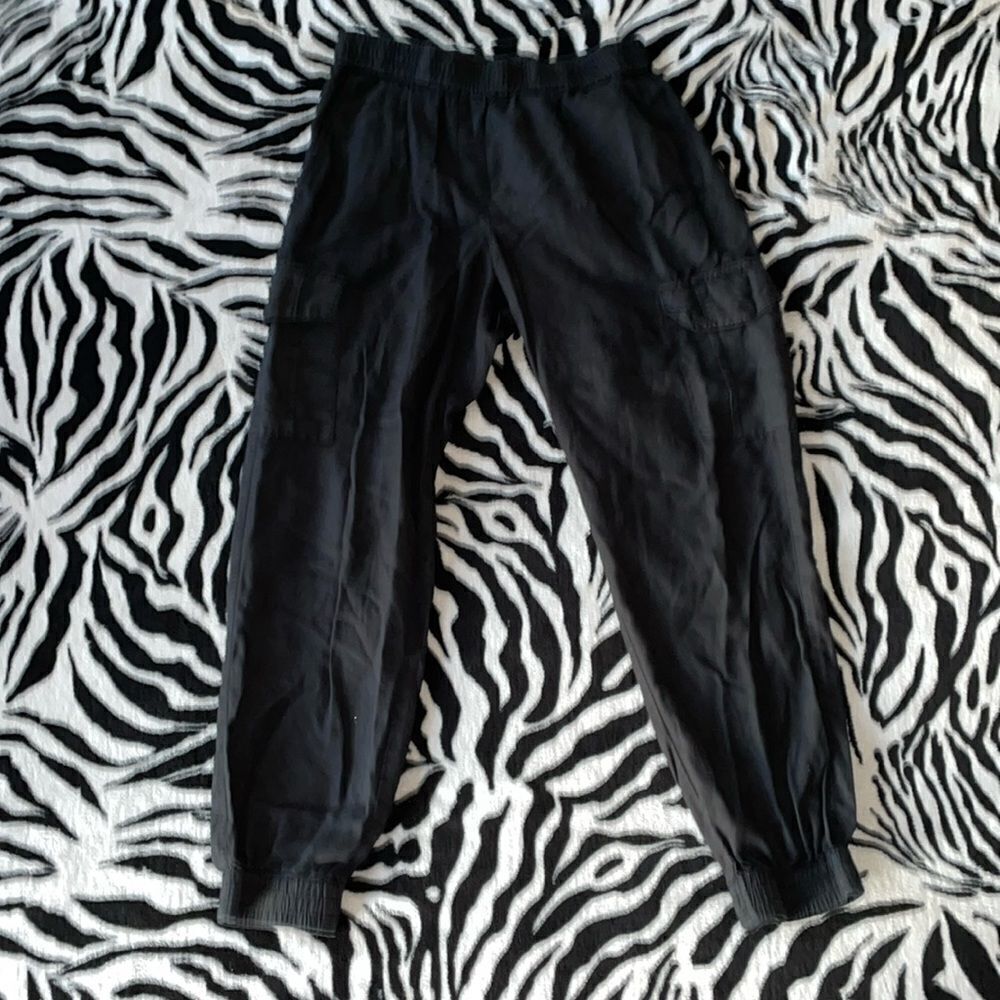 BCBGMaxAzaria loose light Cain black cargo jogger cuffed pants trousers